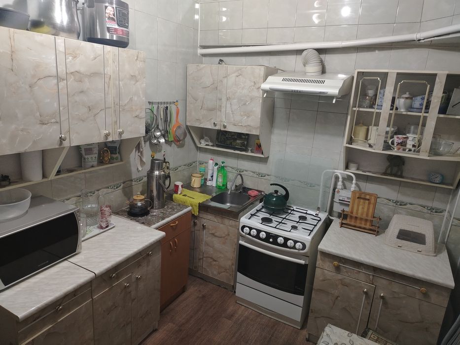 Отдам кухонный гарниту