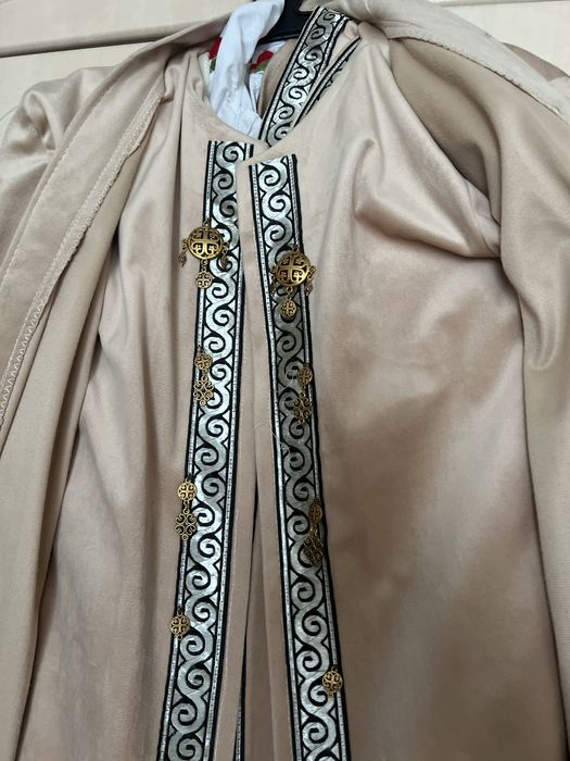 На прокат национальный шапан