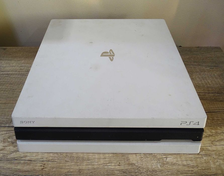 Работещ Плейстеишън PlayStation PS 4 Pro