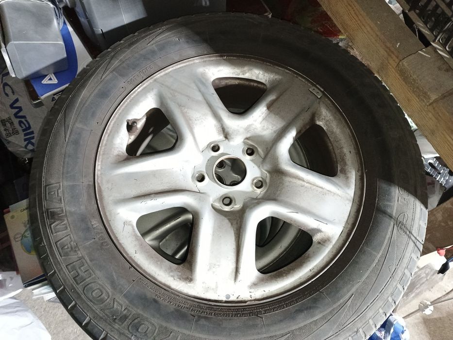 Диски с шинами Тойота Рав4.