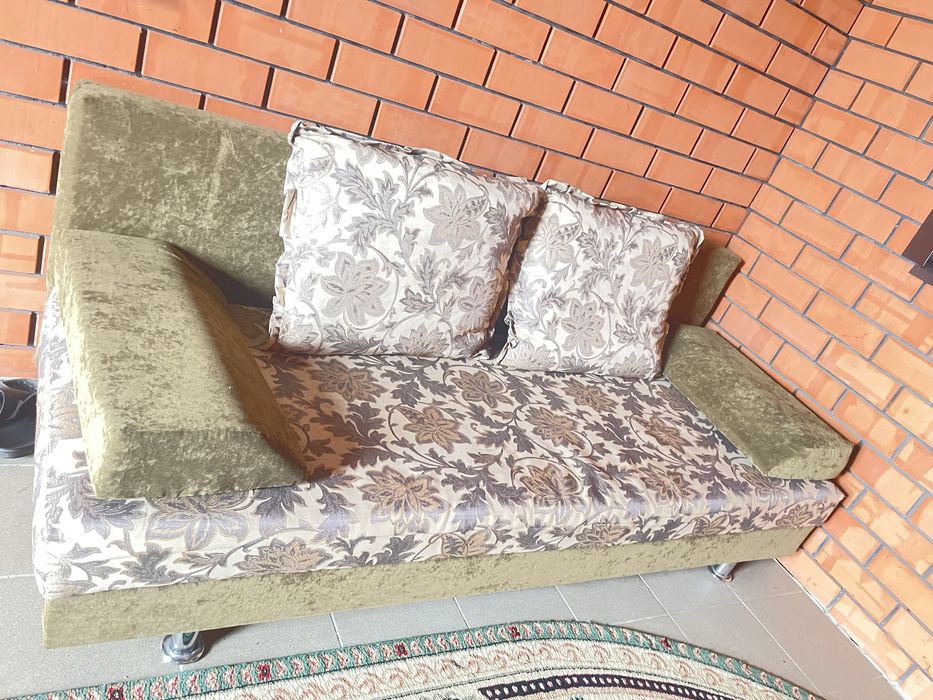 Продам два дивана тахта