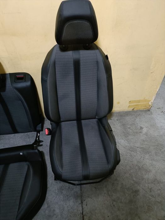 Bancheta Peugeot 208