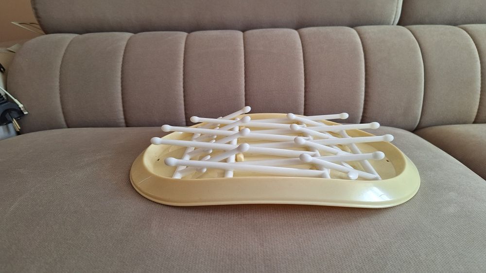 Продавам сушилник за бебешки шишета,биберони и други