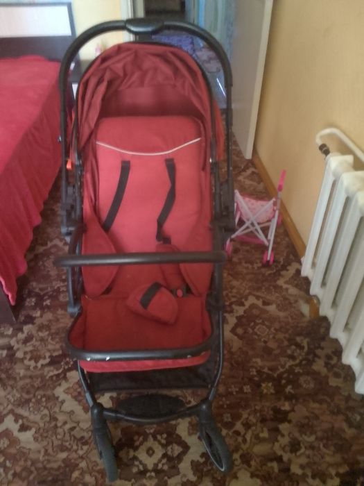 Коляска детская  красная