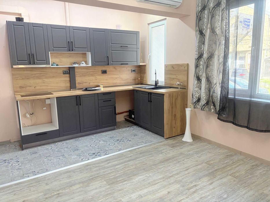 Тристаен апартамент с отлична локация.