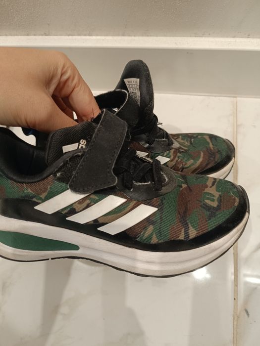 Маратонки adidas