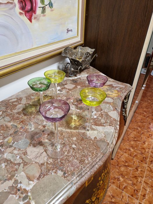 Прекрасни антикварни немски чаши цветен кристал