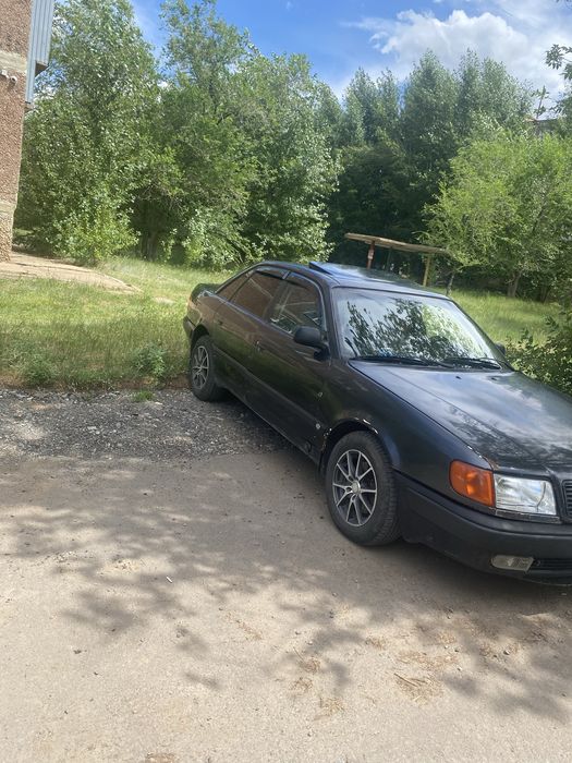 Продам машину ауди 100