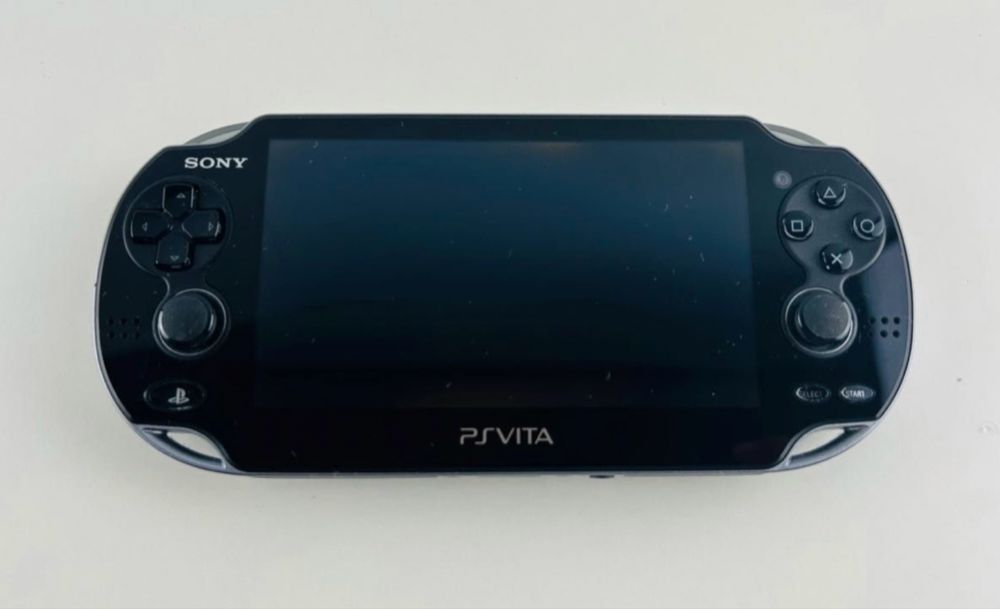 Playstation Vita взломанная - отличное состояние