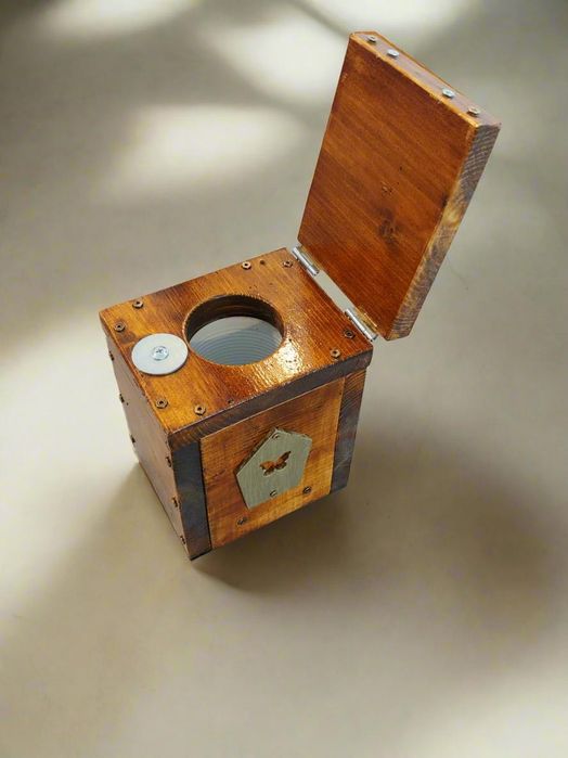 Piesa functionala din lemn masiv – obiect de colectie