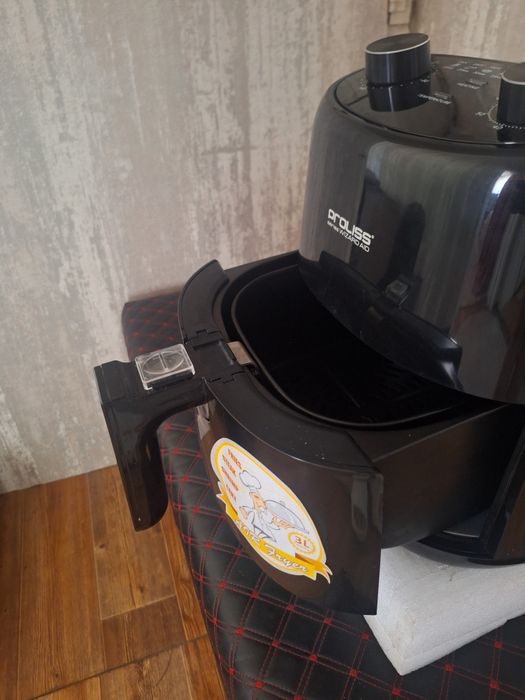 Аэрогрильница в отличном состоянии