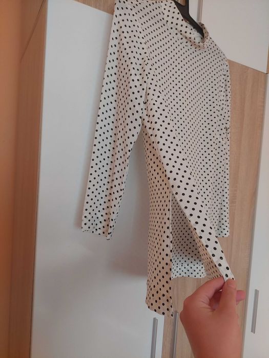 Риза H&M- бяла на черни точки