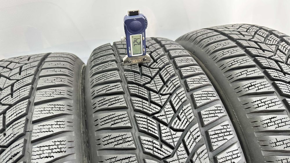 4бр 215/60r16 DUNLOP зимни