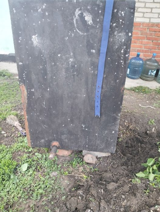 Продам емкость под воду или отходы