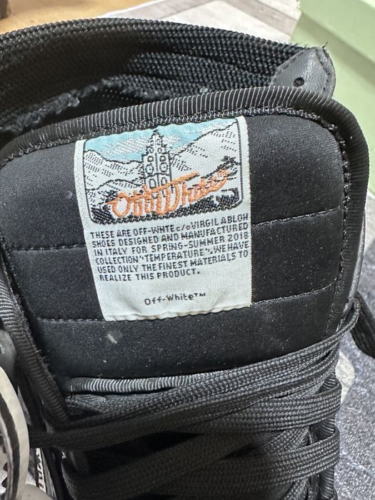 off white 3.0 canvass