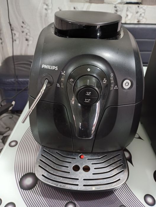 Aparate cafea DeLonghi și Philips