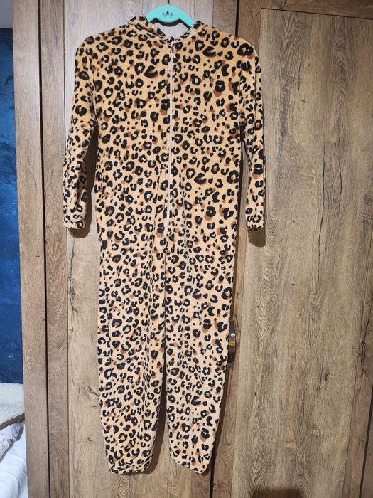Pijama animal print ca noua