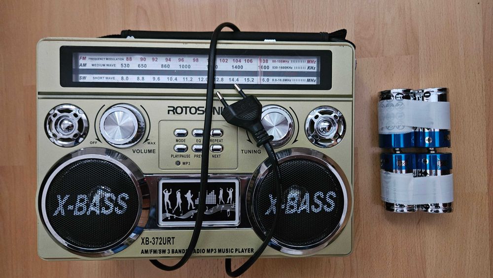 Radio Portabil Rotosonic XB-372URT cu baterii incluse (Ca nou)