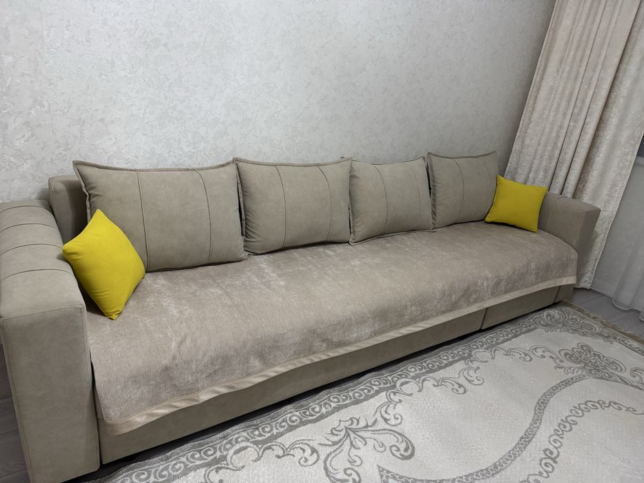 Продам диван 3 метра в хорошем состояний