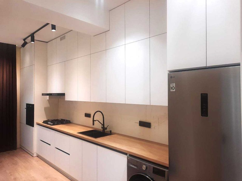 Кухонный мебель на заказ - в стиле Хай-тек (Hi-tech)