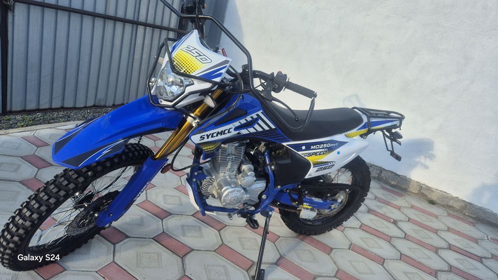 Продам  мотоцыкл  250КУБ