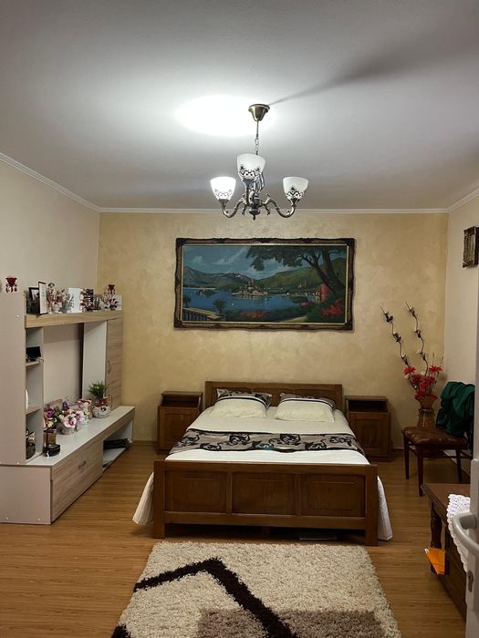 Casă de închiriat