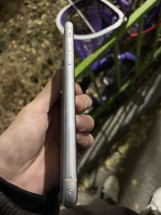 iphone xr 64ГБ Срочно