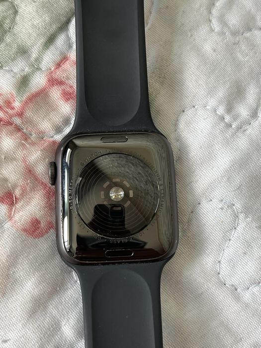 Продается Apple Watch Se Nike