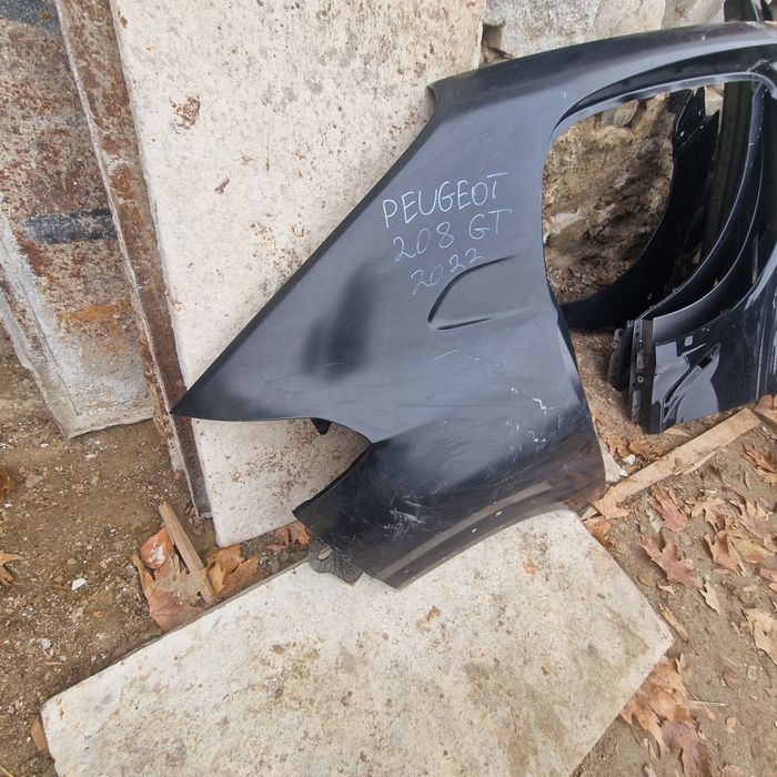 Peugeot 208 GT 2022 десен калник панел