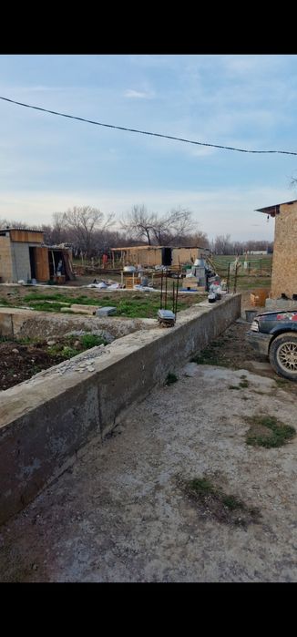 Участок с готовый времянкой