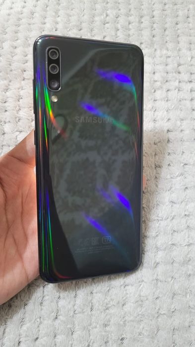 Продам телефон Samsung A70