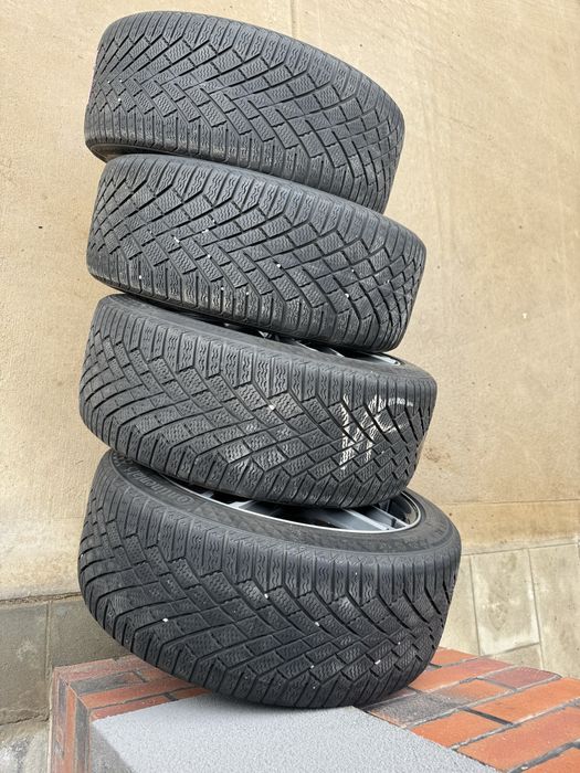 Гуми 225/45/18 зимни Continetal