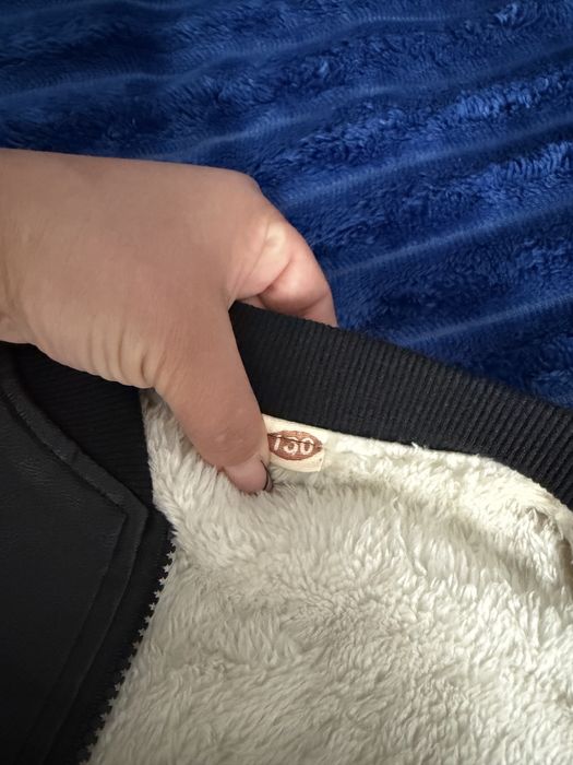 Продам куртки детские