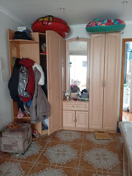 Шкаф в прихожую угловой