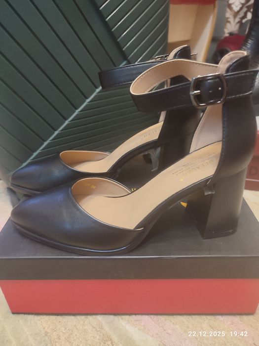 Продам туфли срочно новый!