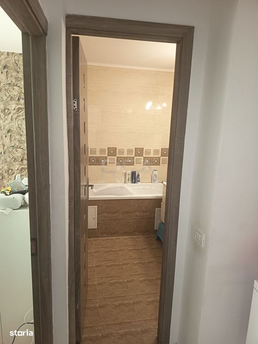 4 camere decomandat | 85 mp | Renovat complet | Etaj 3 |  - Barca