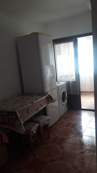 Închiriez garsonieră