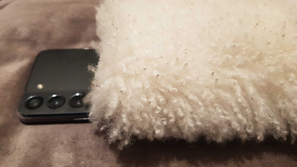 Калъф за телефон/чантичка/ от естествена агнешка кожа