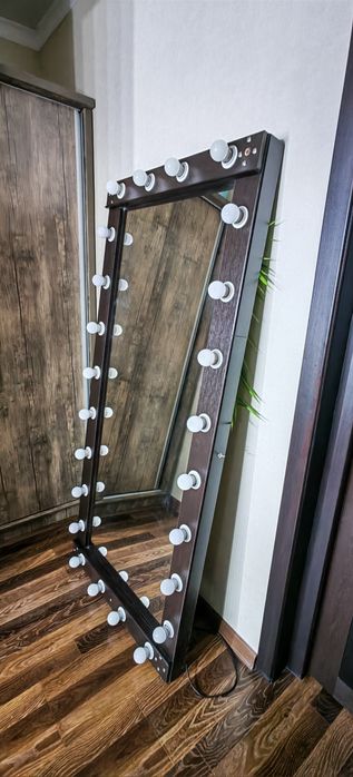 Зеркало с LED подсветкой