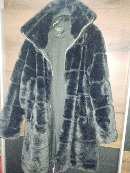 Палто с изкуствен косъм