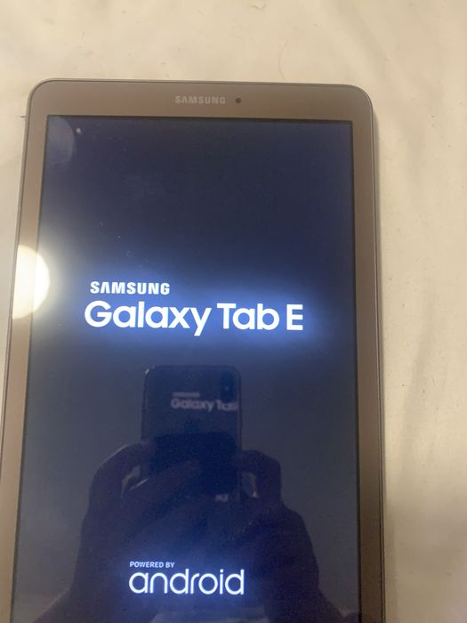 Vand tableta samsung tab e