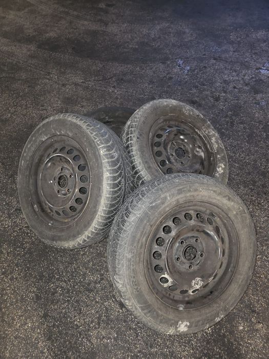 Vand jante cu cauciucuri de iarna