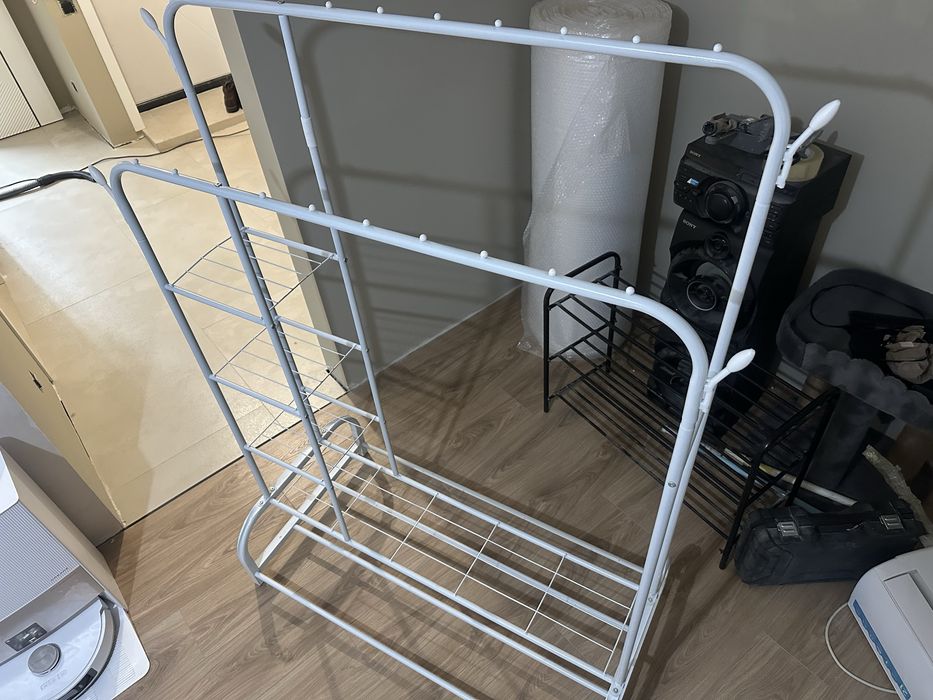 Стойка для одежды с полками