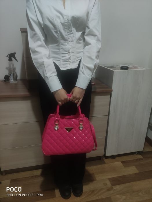 Сумка Авон 4000 тг.