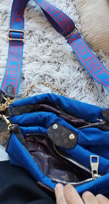 Синя чантичка Louis Vuitton