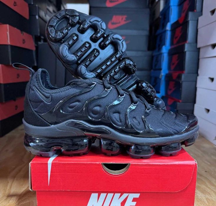 Nike Air VaporMax Plus Black / Outlet