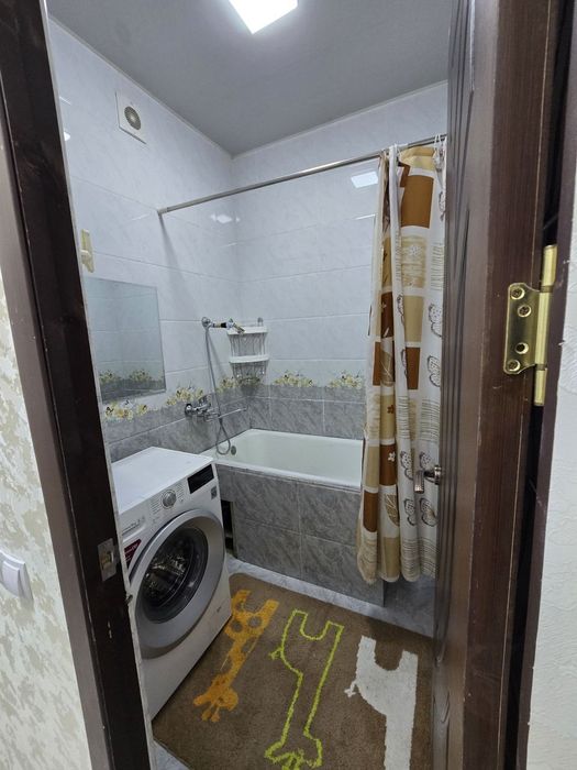 Продаётся Чиланзар 12 1в2 1этаж.