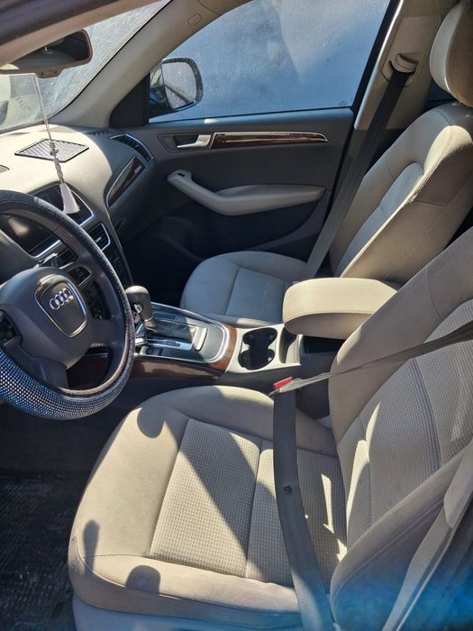 Vând Audi Q 5 an fabricație 2012 euro 5 cutie automată motor 2 litrii