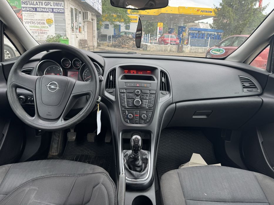 OPEL Astra 2011 — imagine 5