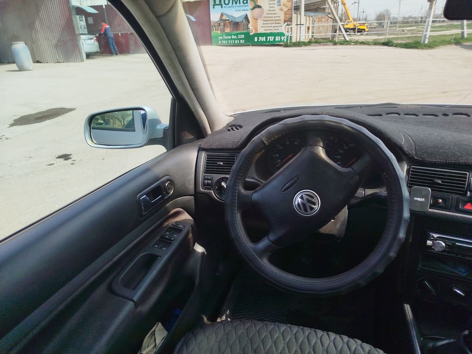 В продаже Гольф 4